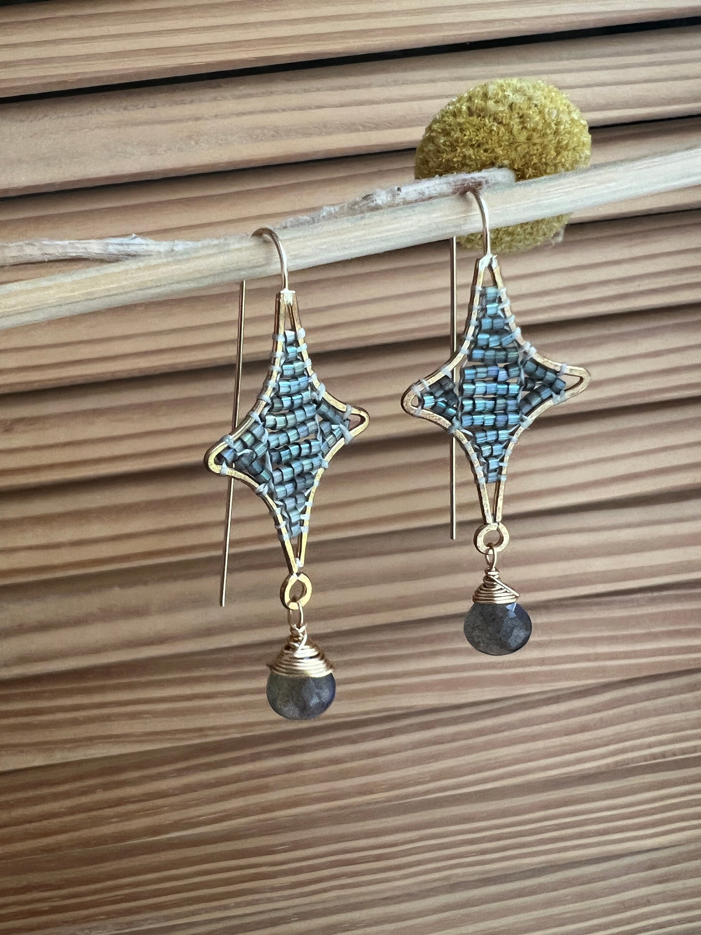 Starburst Threaders in Rustic Grey