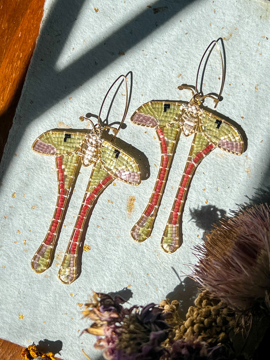 Moon Moth Threaders