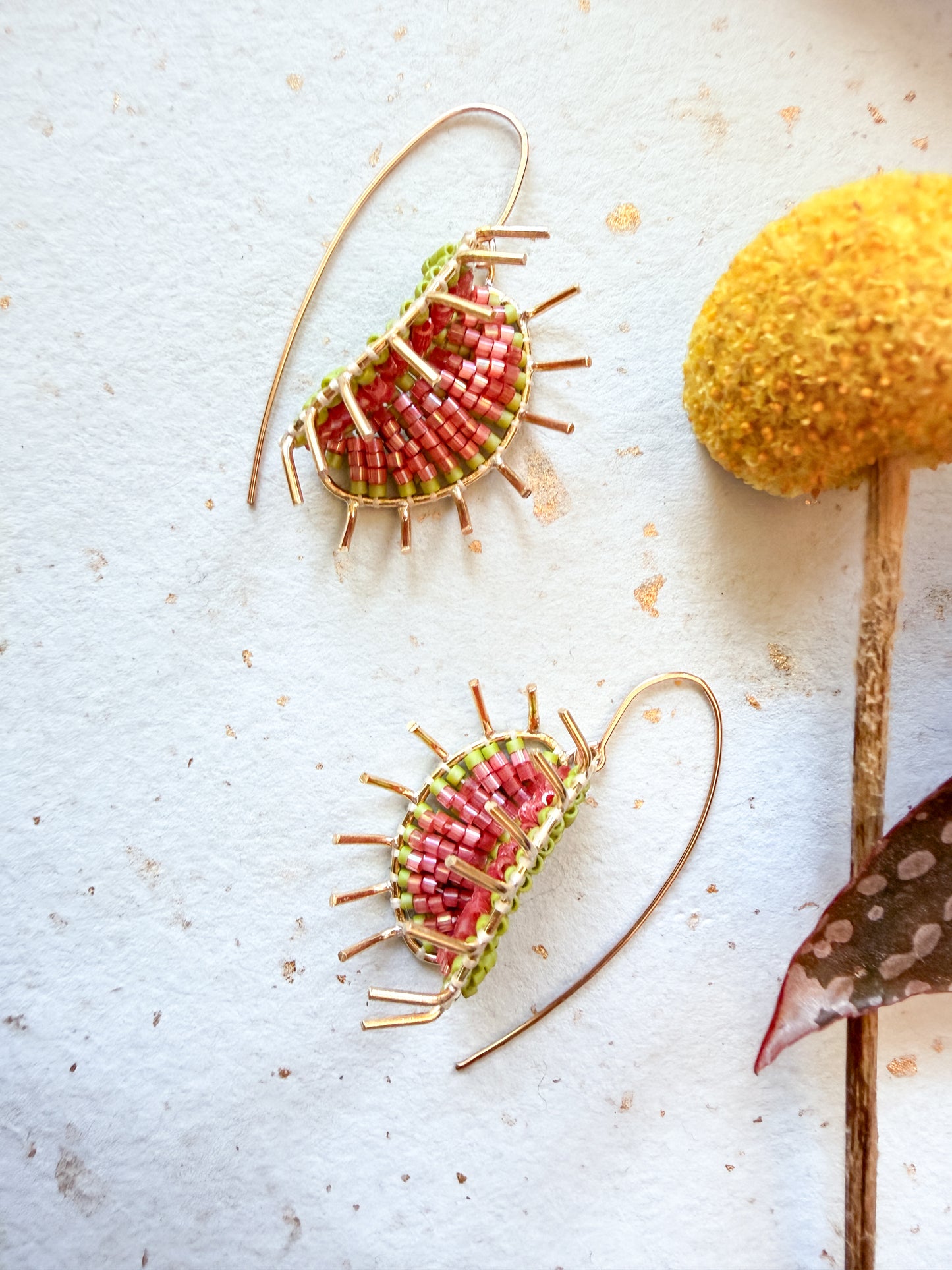 Dangling Venus Flytrap Threaders