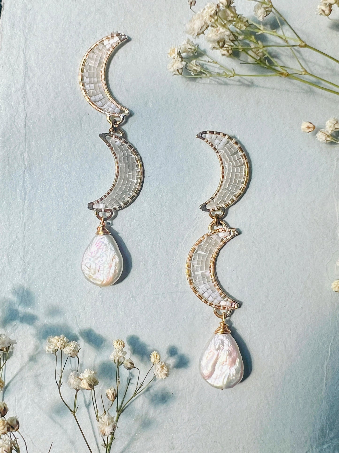 Dancing Moons with Pearls